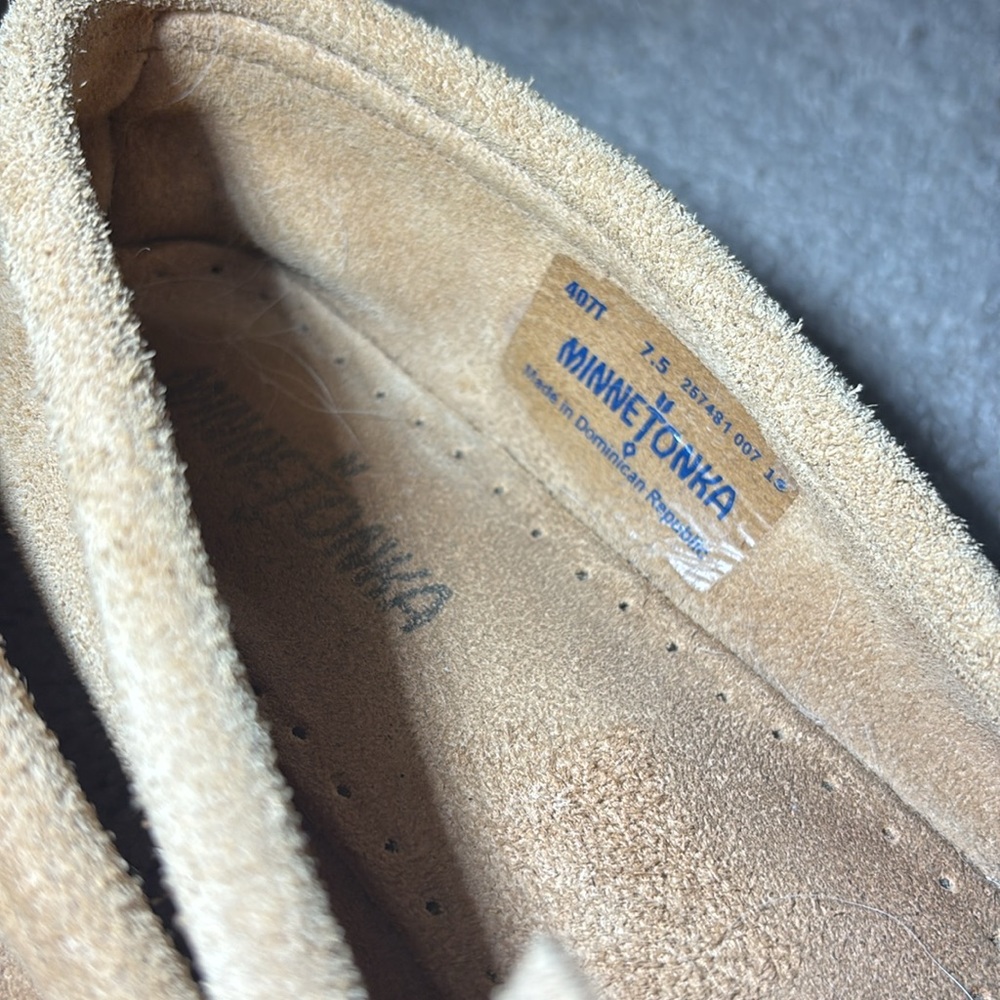 Minnetonka Tan Moccasins woman’s 7.5 kilty suede Fringe and Whipstitch slippers - Picture 5 of 8